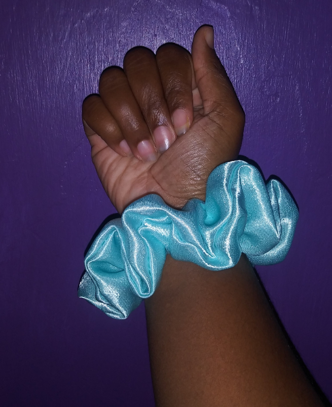 White Rain Scrunchie